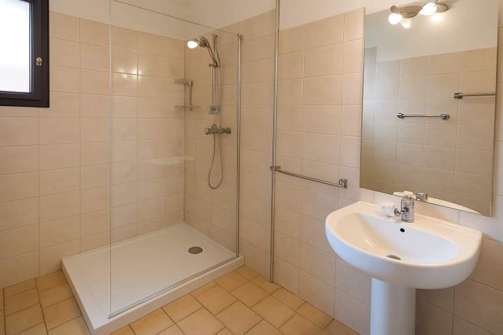 Location de chambre avec terrasse, Corse