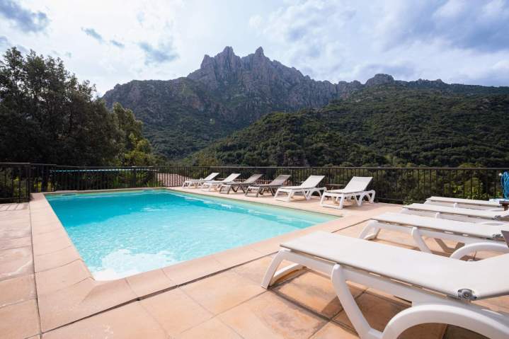 Location chambre bien aménagé Porto-Ota